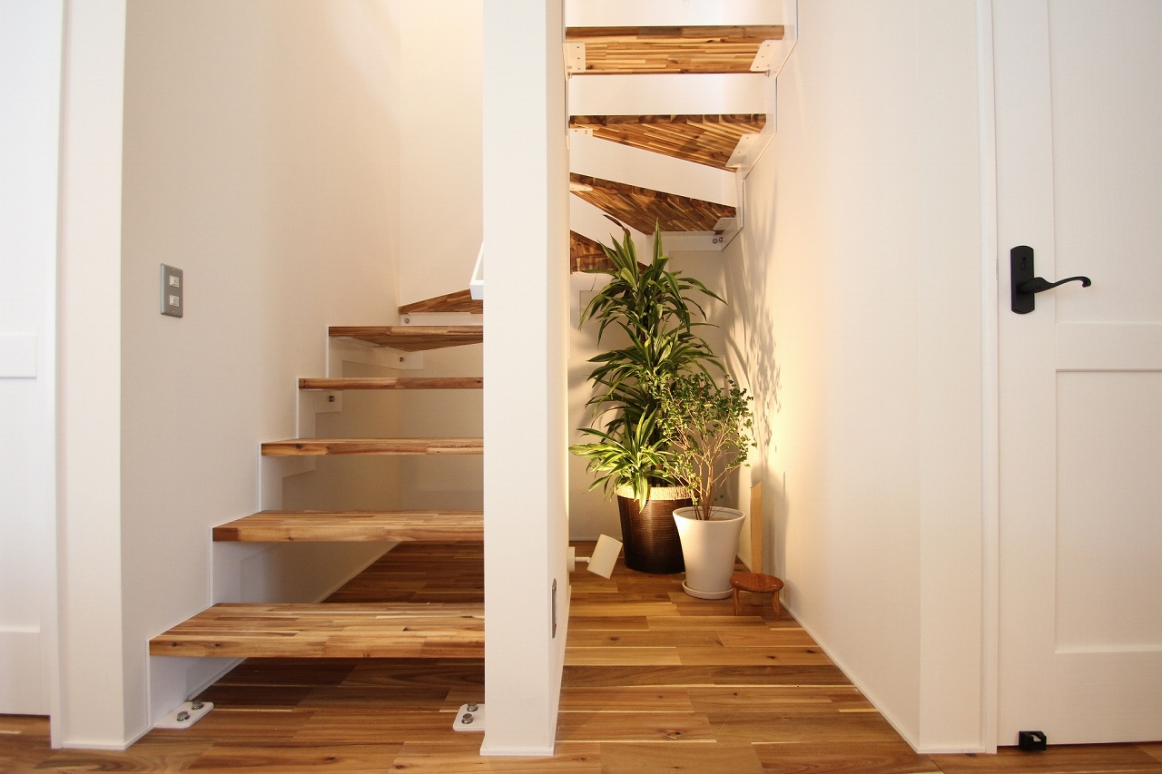 階段をおしゃれに見せる4つのポイント＆施工事例